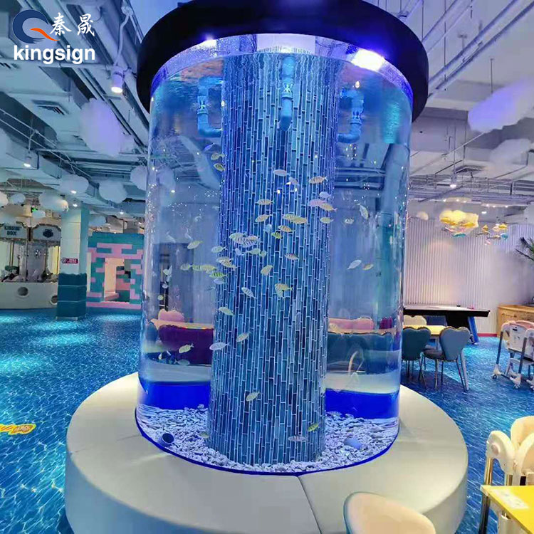 What are the advantages of using Acrylic Aquarium Tank